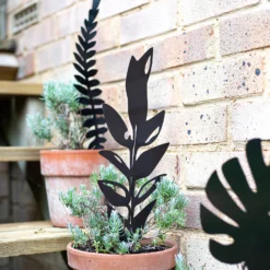 Jungle Black Ground Stakes - 45cm (Assorted Designs) -Green Haven Shop 13981010 1285005324469841